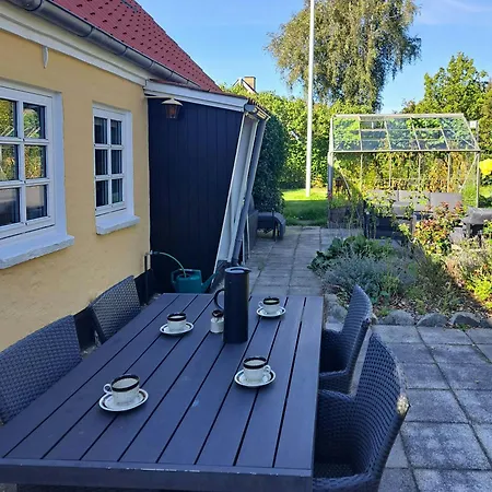 Cosy Brick House Near Bratten Strandby